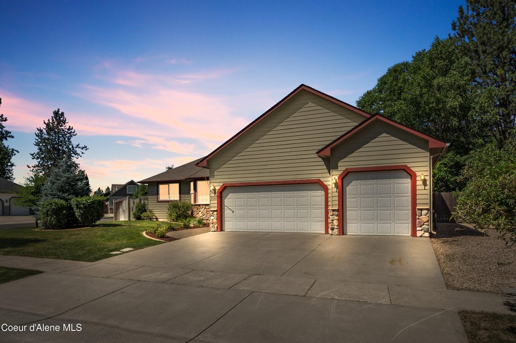 Coeur d'Alene, Idaho, 83815, United States, 4 Bedrooms Bedrooms, ,3 BathroomsBathrooms,Residential,Forsale,1913889