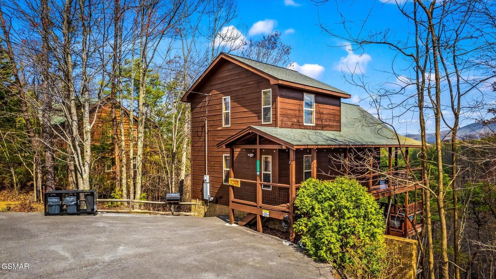 Sevierville, Tennessee, 37862, United States, 3 Bedrooms Bedrooms, ,3.5 BathroomsBathrooms,Residential,Forsale,1910181