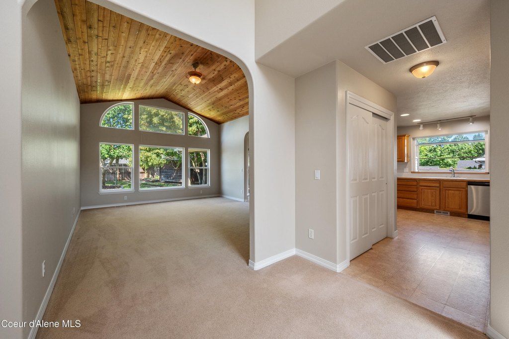 Coeur d'Alene, Idaho, 83815, United States, 4 Bedrooms Bedrooms, ,3 BathroomsBathrooms,Residential,Forsale,1913889