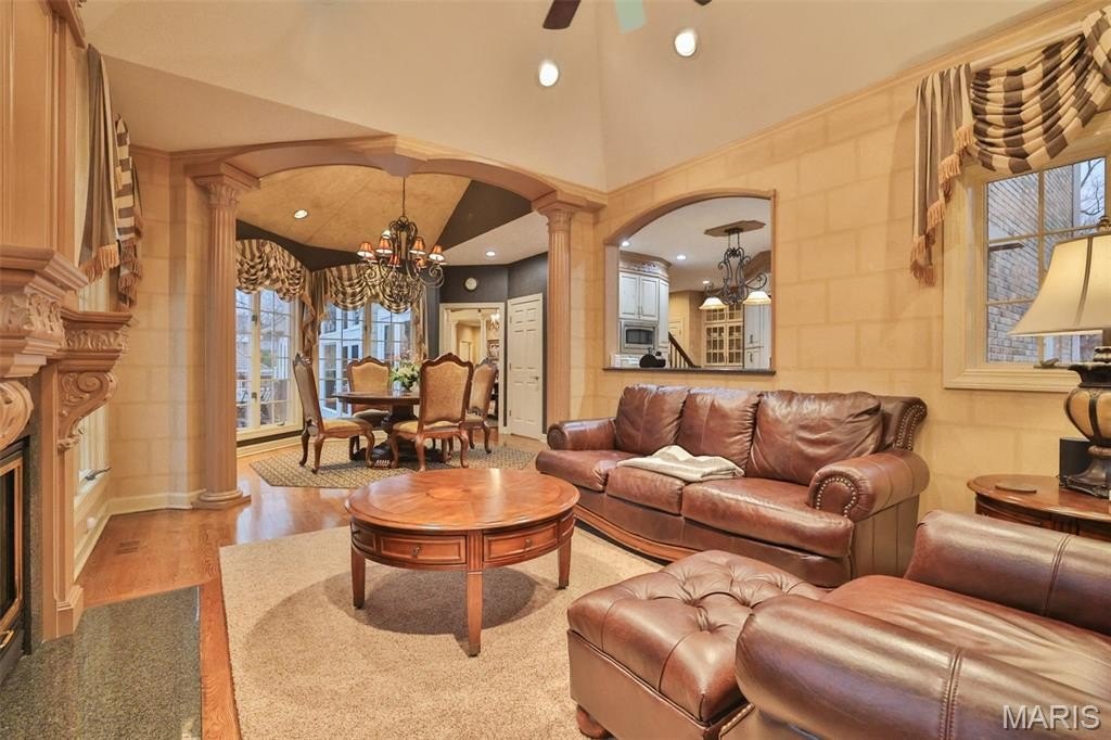 Edwardsville, Illinois, 62025, United States, 3 Bedrooms Bedrooms, ,4.5 BathroomsBathrooms,Residential,Forsale,1944129