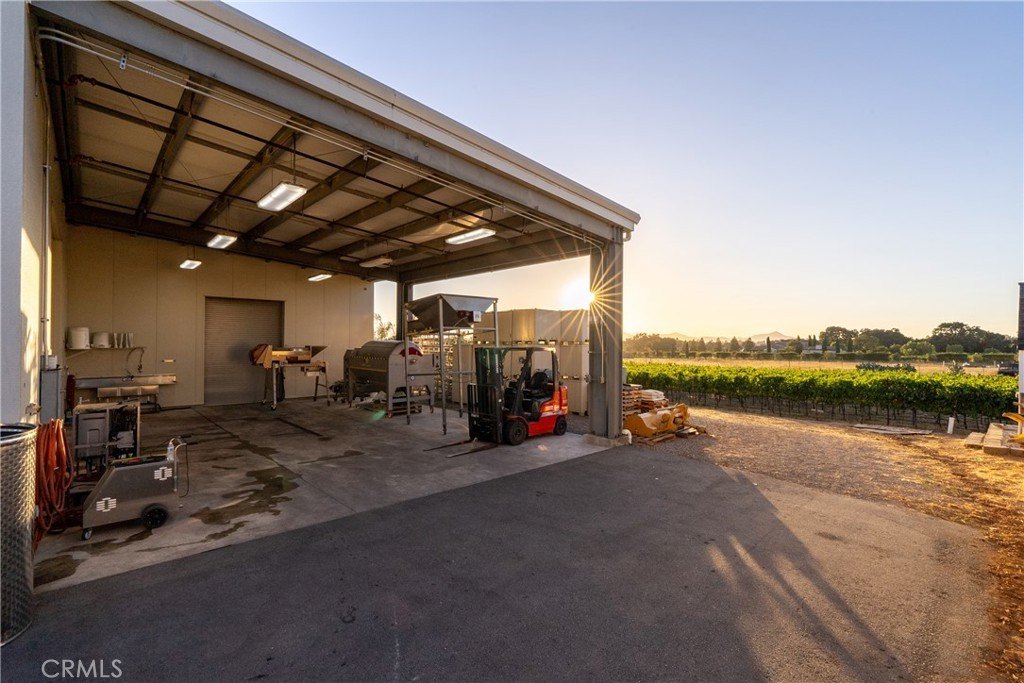 Gilroy, California, 95020, United States, ,Commercial,Forsale,2004825