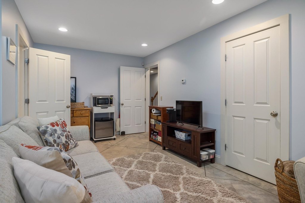 Hampton, New Hampshire, 03842, United States, 4 Bedrooms Bedrooms, ,3.5 BathroomsBathrooms,Residential,Forsale,1941231