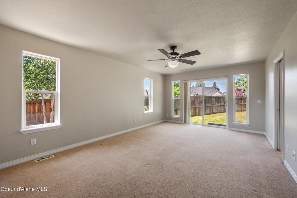 Coeur d'Alene, Idaho, 83815, United States, 4 Bedrooms Bedrooms, ,3 BathroomsBathrooms,Residential,Forsale,1913889