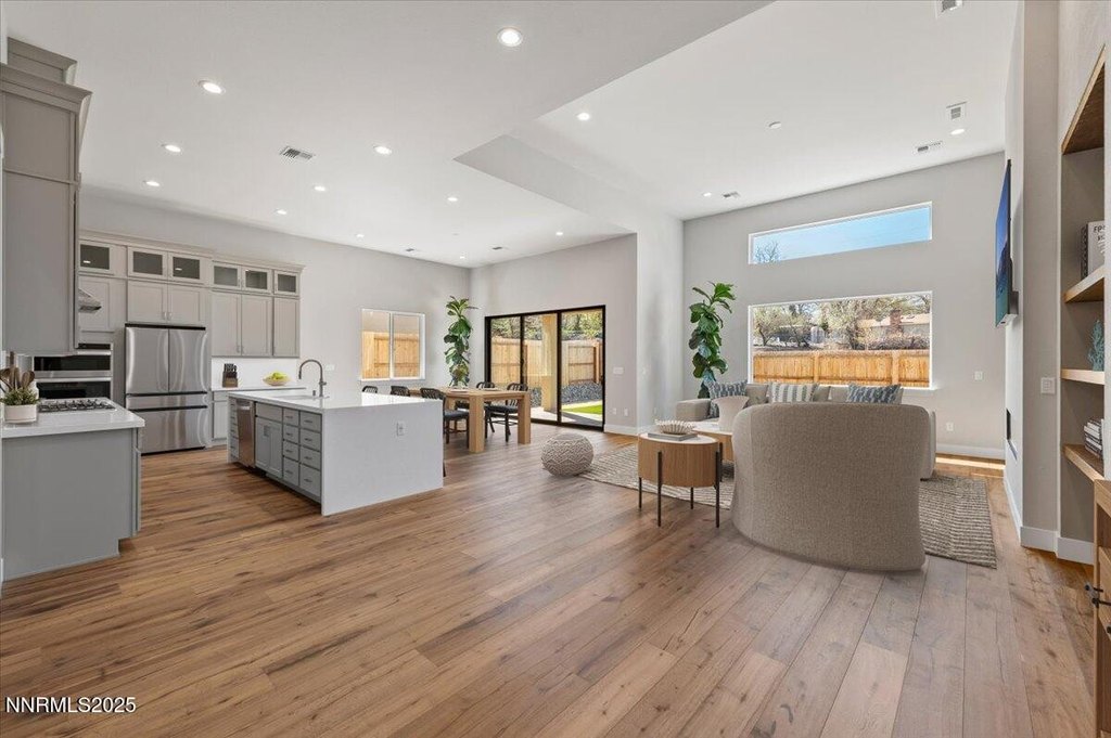Reno, Nevada, 89521, United States, 3 Bedrooms Bedrooms, ,3.5 BathroomsBathrooms,Residential,Forsale,1993790