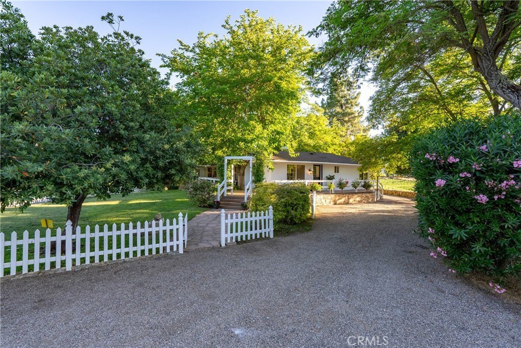 Paso Robles, California, 93446, United States, 3 Bedrooms Bedrooms, ,2 BathroomsBathrooms,Residential,Forsale,1899803