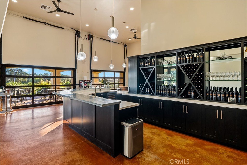 Gilroy, California, 95020, United States, ,Commercial,Forsale,2004825