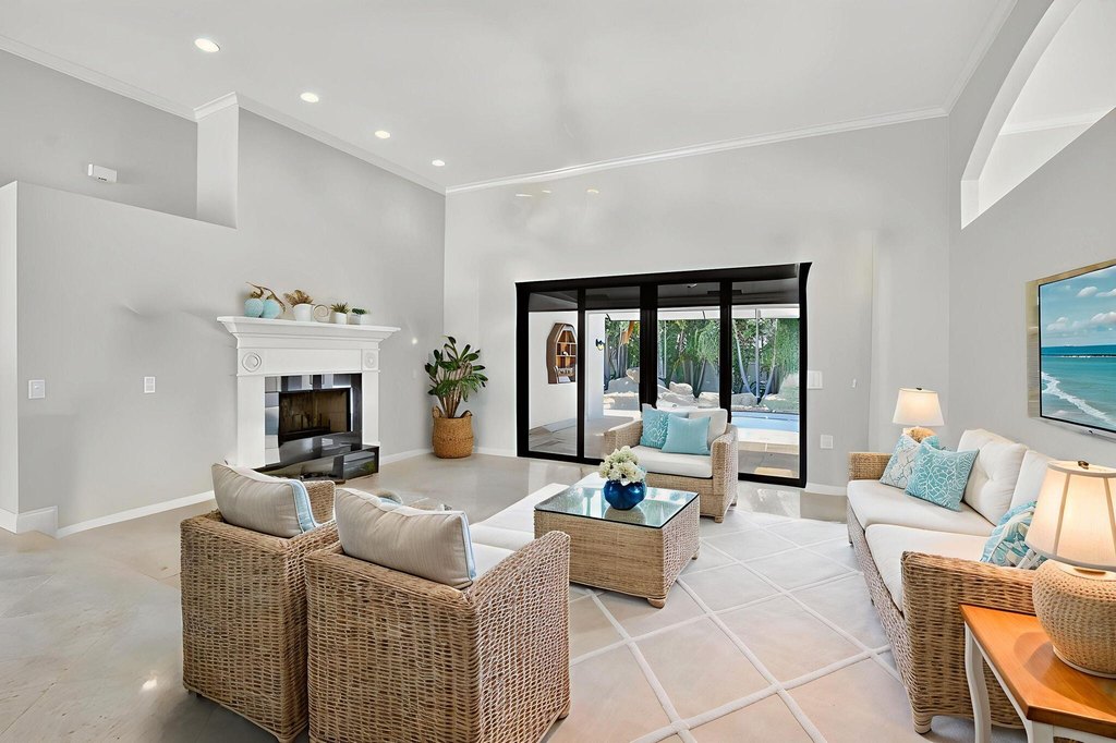 Boca Raton, Florida, 33487, United States, 5 Bedrooms Bedrooms, ,4 BathroomsBathrooms,Residential,Forsale,1905180