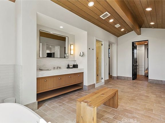 Mission Viejo, California, 92694, United States, 5 Bedrooms Bedrooms, ,7 BathroomsBathrooms,Residential,Forsale,1899772