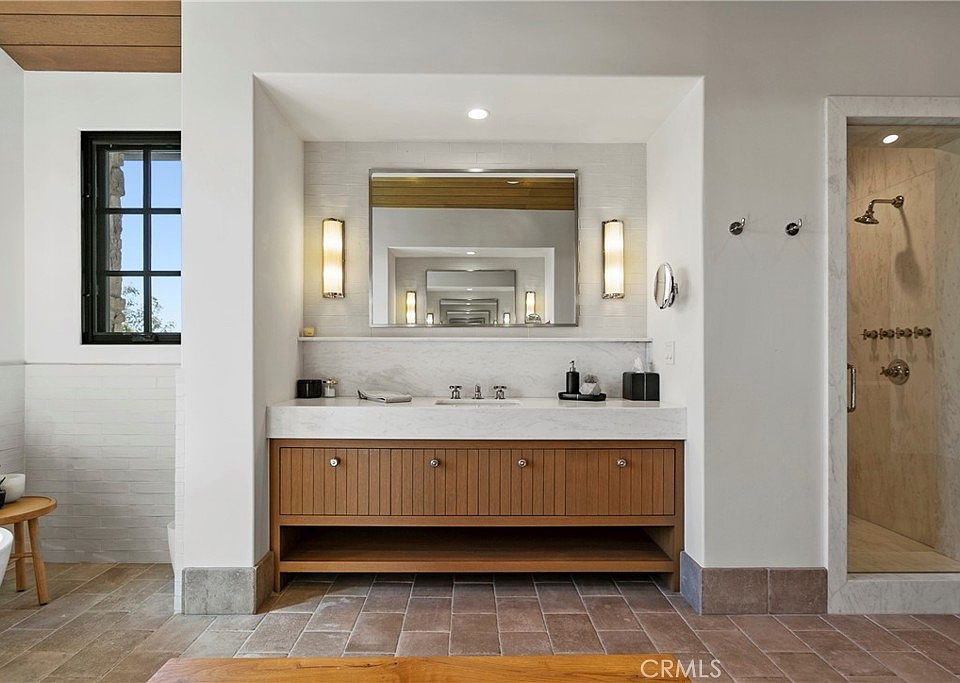 Mission Viejo, California, 92694, United States, 5 Bedrooms Bedrooms, ,7 BathroomsBathrooms,Residential,Forsale,1899772