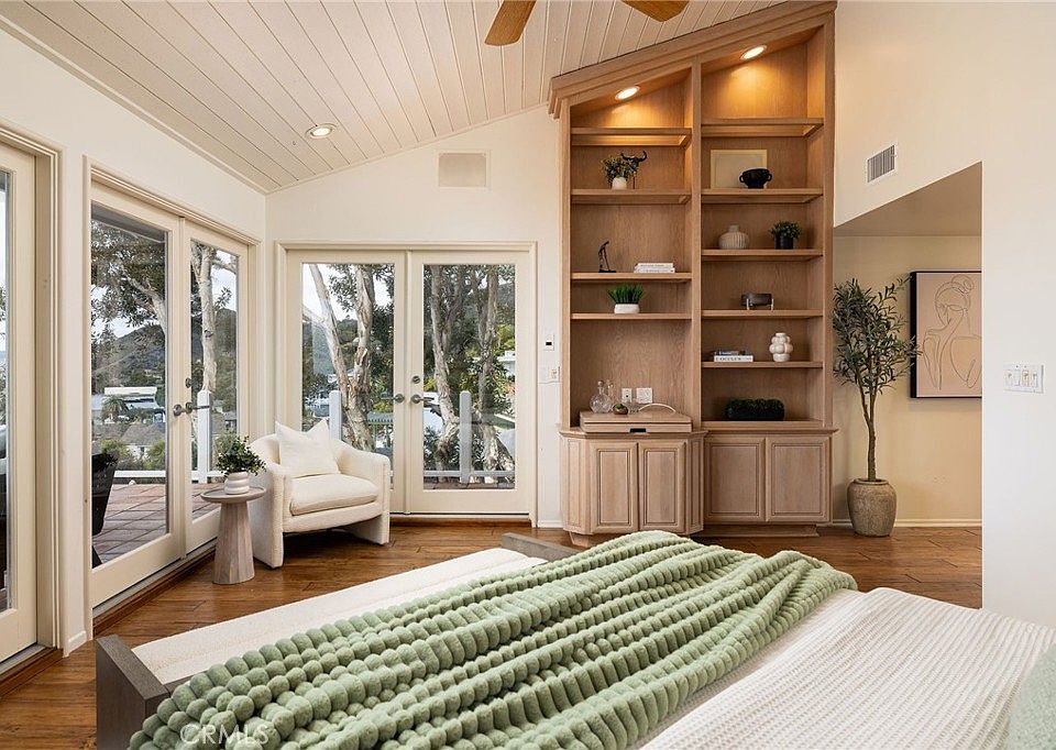 Laguna Beach, California, 92651, United States, 3 Bedrooms Bedrooms, ,3 BathroomsBathrooms,Residential,Forsale,1884152