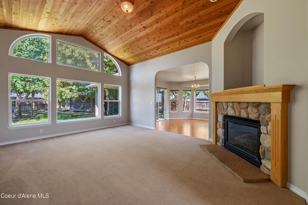 Coeur d'Alene, Idaho, 83815, United States, 4 Bedrooms Bedrooms, ,3 BathroomsBathrooms,Residential,Forsale,1913889