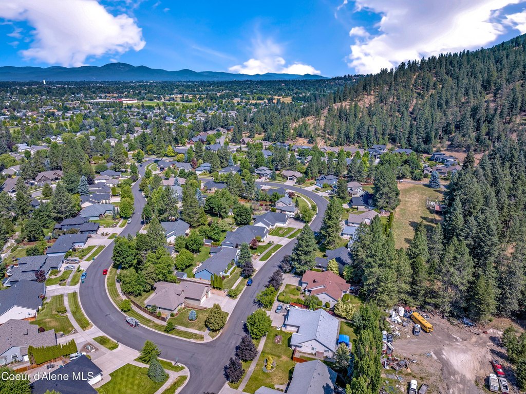 Coeur d'Alene, Idaho, 83815, United States, 4 Bedrooms Bedrooms, ,3 BathroomsBathrooms,Residential,Forsale,1913889