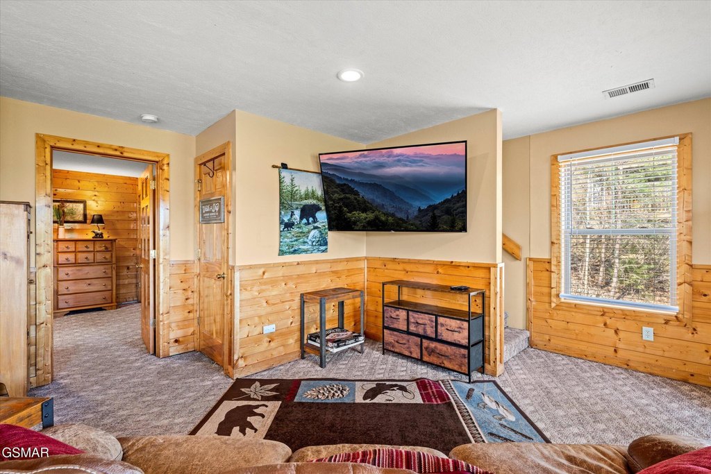 Sevierville, Tennessee, 37862, United States, 3 Bedrooms Bedrooms, ,3.5 BathroomsBathrooms,Residential,Forsale,1910181
