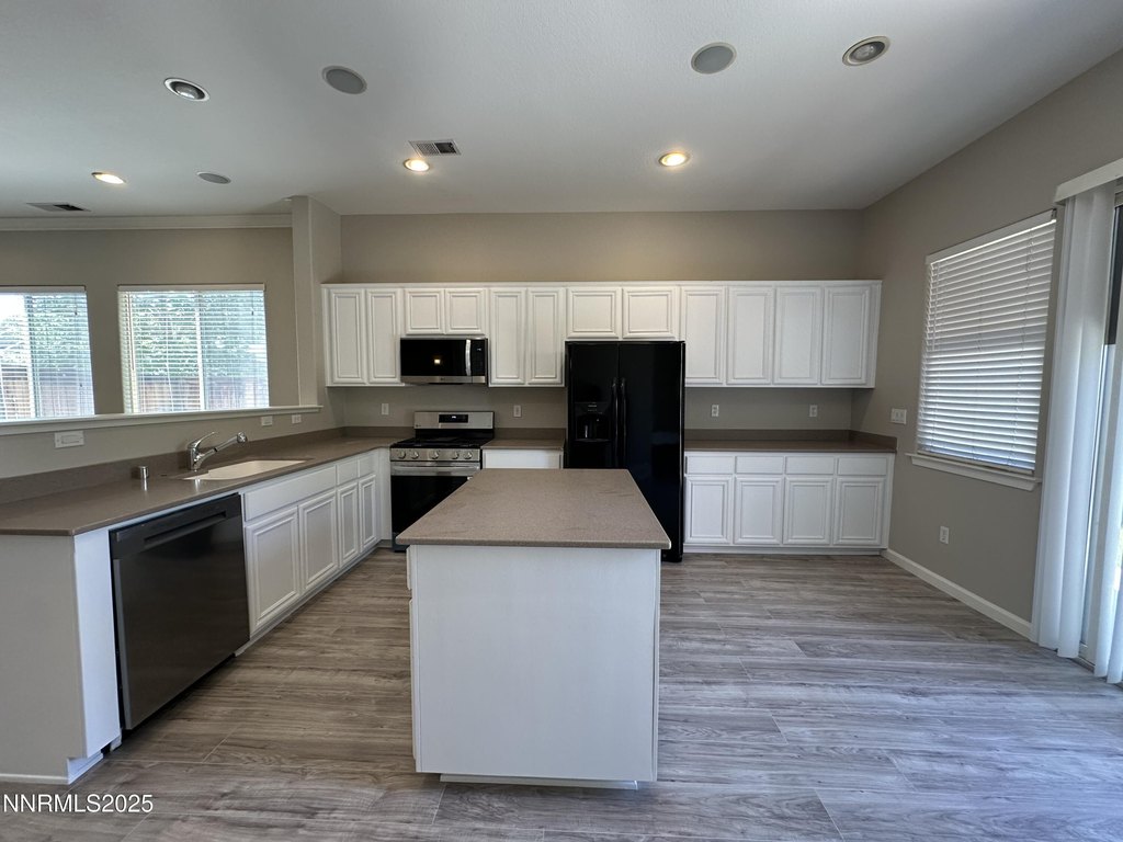 Reno, Nevada, 89521, United States, 3 Bedrooms Bedrooms, ,2 BathroomsBathrooms,Residential,Forsale,1936778