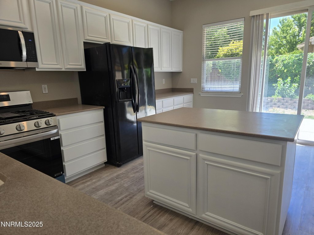 Reno, Nevada, 89521, United States, 3 Bedrooms Bedrooms, ,2 BathroomsBathrooms,Residential,Forsale,1936778