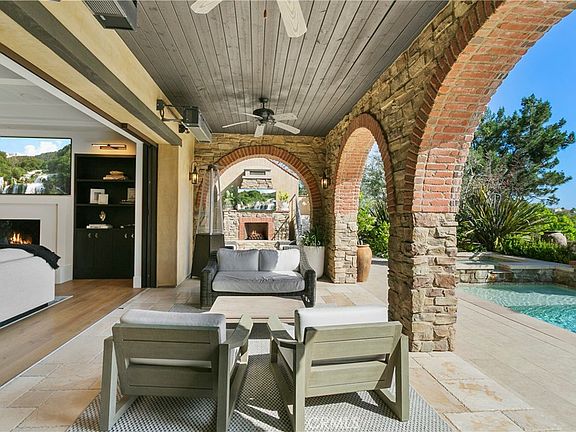 Mission Viejo, California, 92694, United States, 5 Bedrooms Bedrooms, ,7 BathroomsBathrooms,Residential,Forsale,1899772