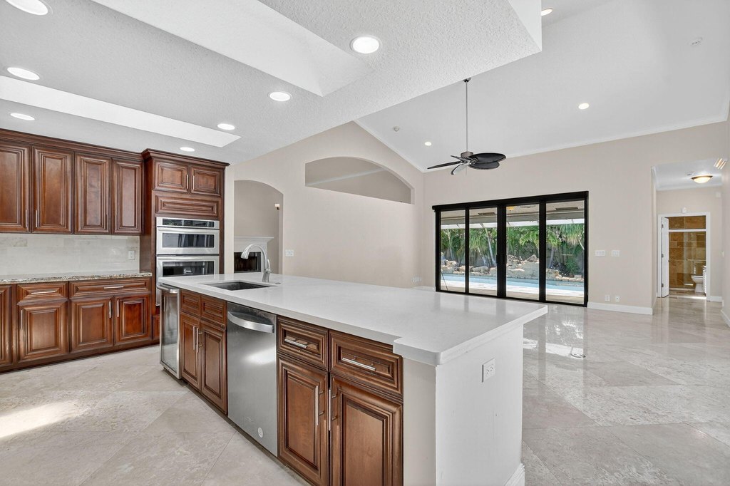 Boca Raton, Florida, 33487, United States, 5 Bedrooms Bedrooms, ,4 BathroomsBathrooms,Residential,Forsale,1905180