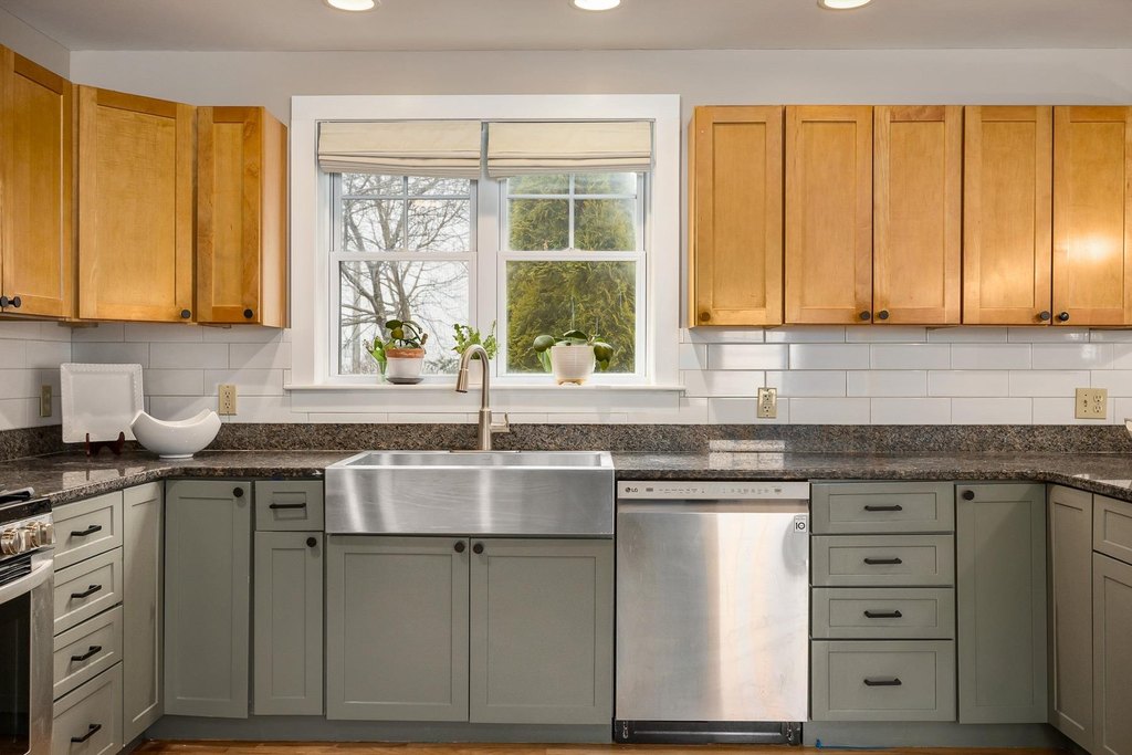 Hampton, New Hampshire, 03842, United States, 4 Bedrooms Bedrooms, ,3.5 BathroomsBathrooms,Residential,Forsale,1941231