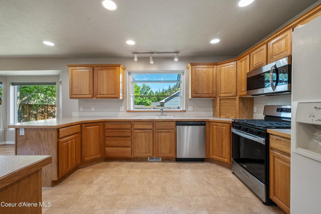 Coeur d'Alene, Idaho, 83815, United States, 4 Bedrooms Bedrooms, ,3 BathroomsBathrooms,Residential,Forsale,1913889
