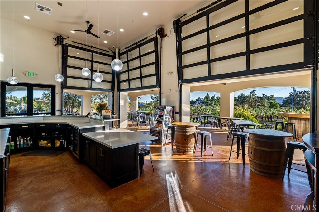 Gilroy, California, 95020, United States, ,Commercial,Forsale,2004825