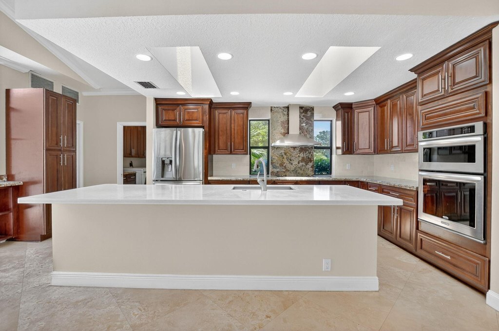 Boca Raton, Florida, 33487, United States, 5 Bedrooms Bedrooms, ,4 BathroomsBathrooms,Residential,Forsale,1905180