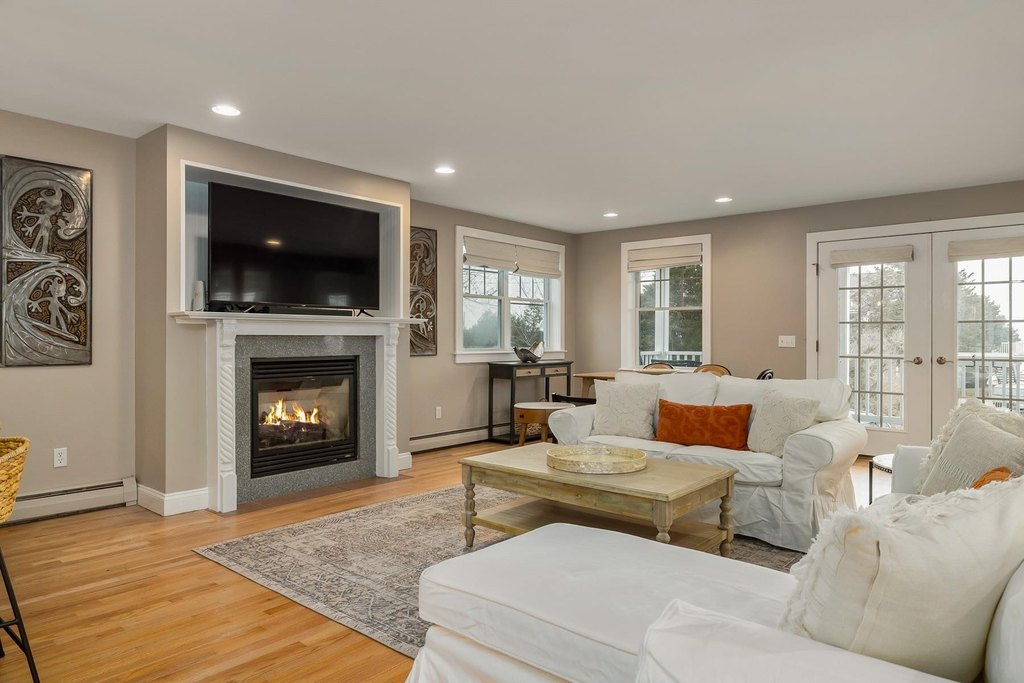 Hampton, New Hampshire, 03842, United States, 4 Bedrooms Bedrooms, ,3.5 BathroomsBathrooms,Residential,Forsale,1941231