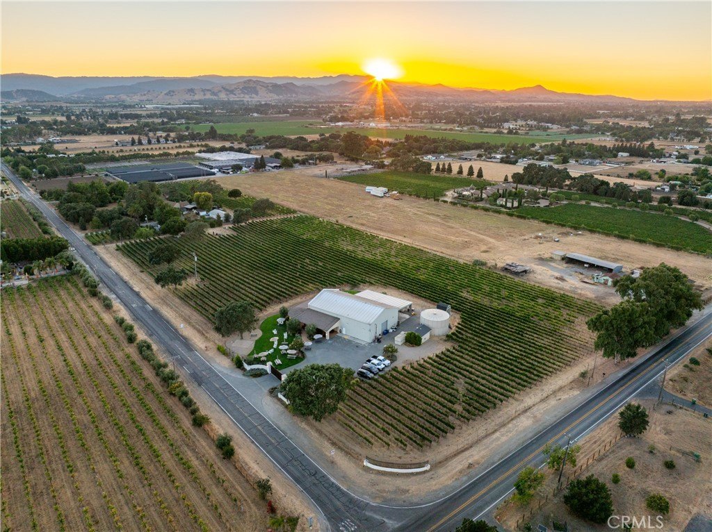 Gilroy, California, 95020, United States, ,Commercial,Forsale,2004825