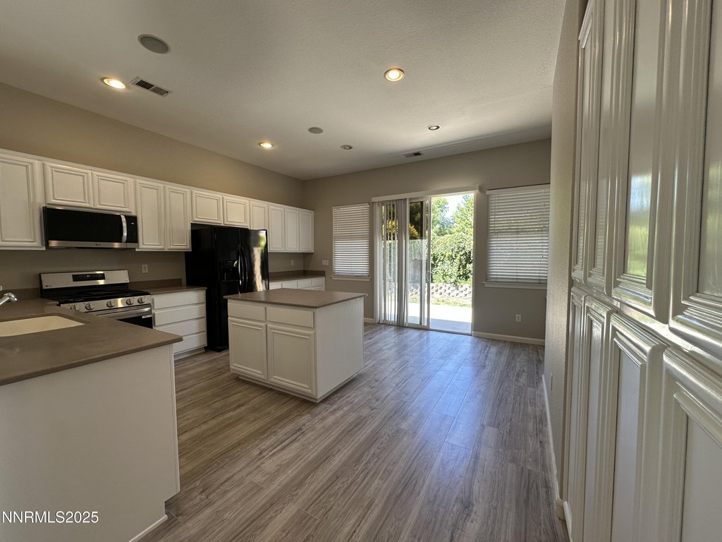 Reno, Nevada, 89521, United States, 3 Bedrooms Bedrooms, ,2 BathroomsBathrooms,Residential,Forsale,1936778