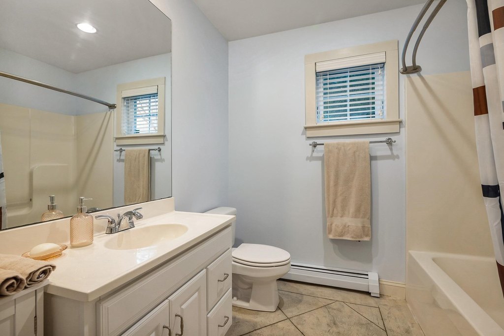Hampton, New Hampshire, 03842, United States, 4 Bedrooms Bedrooms, ,3.5 BathroomsBathrooms,Residential,Forsale,1941231