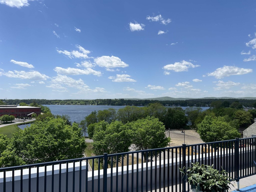 Laconia, New Hampshire, 03246, United States, 2 Bedrooms Bedrooms, ,2 BathroomsBathrooms,Residential,Forsale,1941247