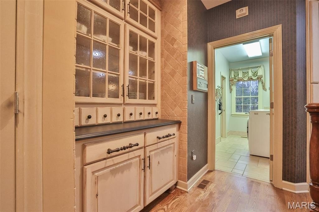 Edwardsville, Illinois, 62025, United States, 3 Bedrooms Bedrooms, ,4.5 BathroomsBathrooms,Residential,Forsale,1944129