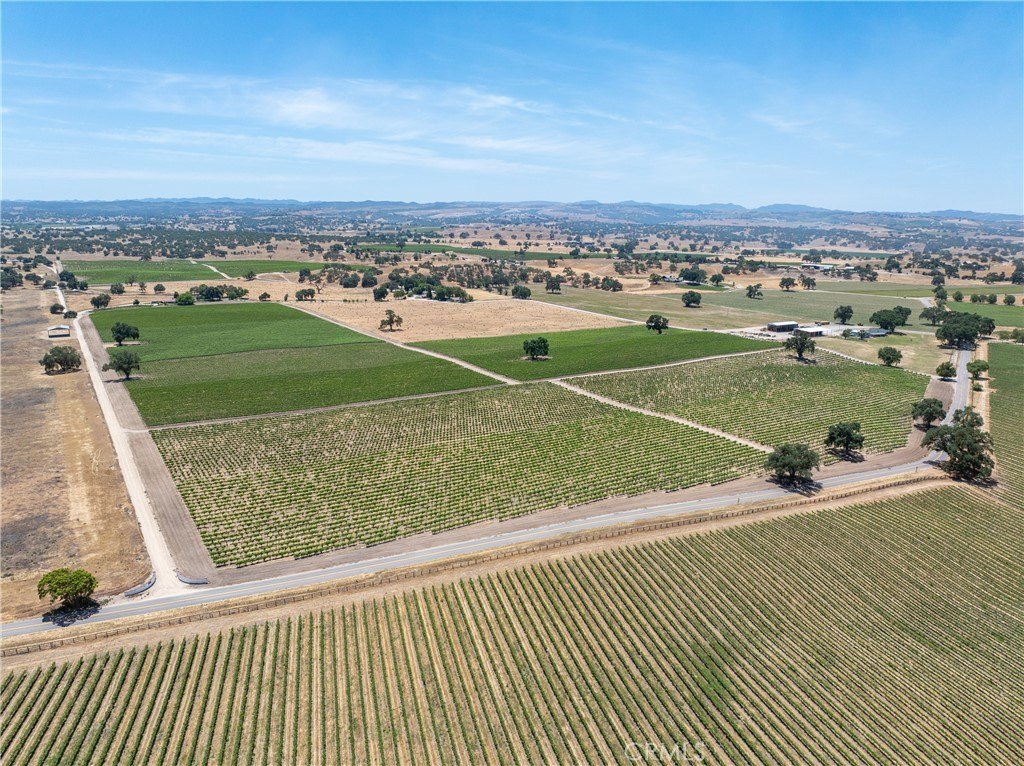 Paso Robles, California, 93446, United States, 12 Bedrooms Bedrooms, ,7.5 BathroomsBathrooms,Residential,Forsale,1899801