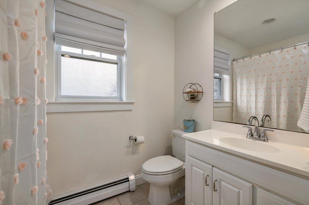 Hampton, New Hampshire, 03842, United States, 4 Bedrooms Bedrooms, ,3.5 BathroomsBathrooms,Residential,Forsale,1941231