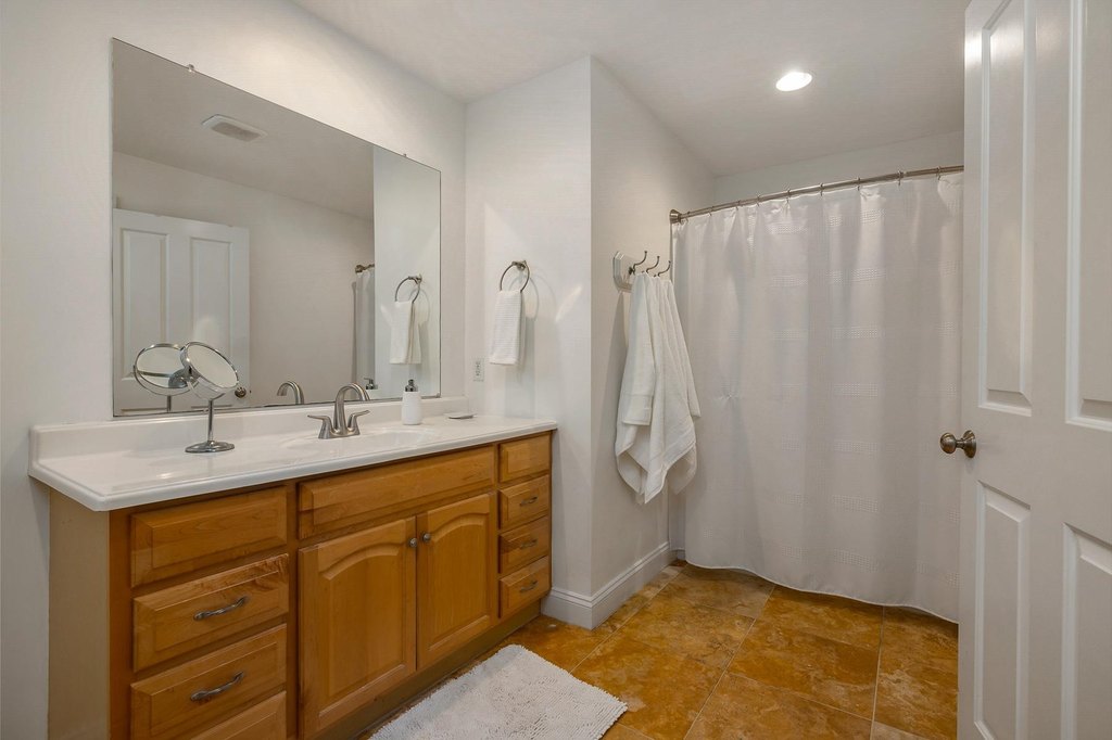 Hampton, New Hampshire, 03842, United States, 4 Bedrooms Bedrooms, ,3.5 BathroomsBathrooms,Residential,Forsale,1941231