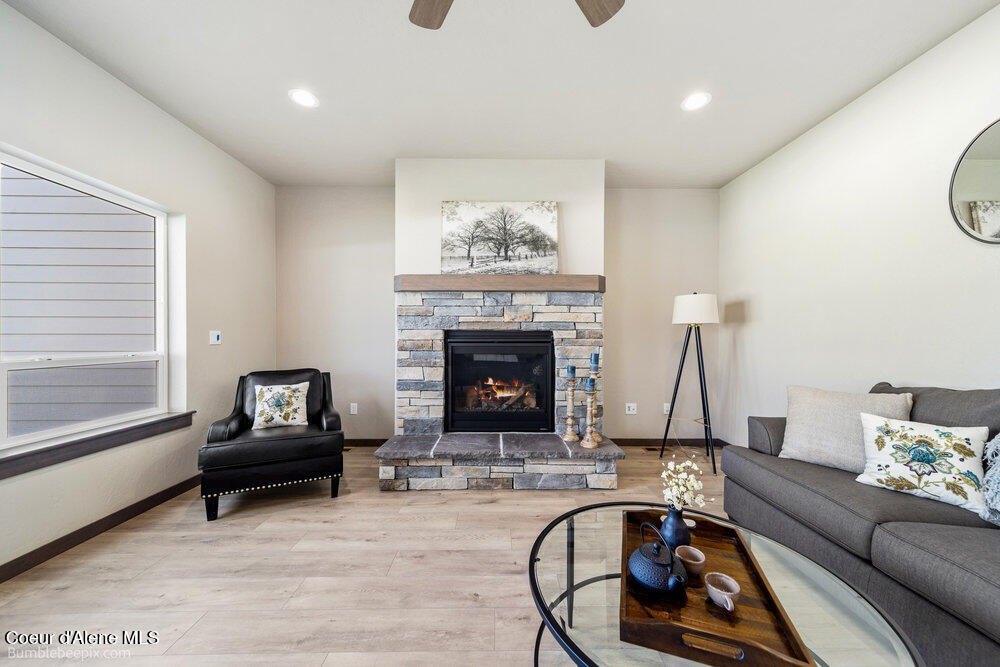 Post Falls, Idaho, 83854, United States, 5 Bedrooms Bedrooms, ,3 BathroomsBathrooms,Residential,Forsale,1984591