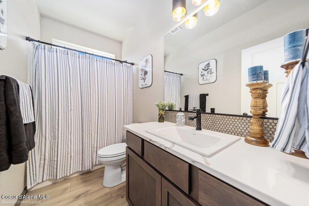 Post Falls, Idaho, 83854, United States, 5 Bedrooms Bedrooms, ,3 BathroomsBathrooms,Residential,Forsale,1984591