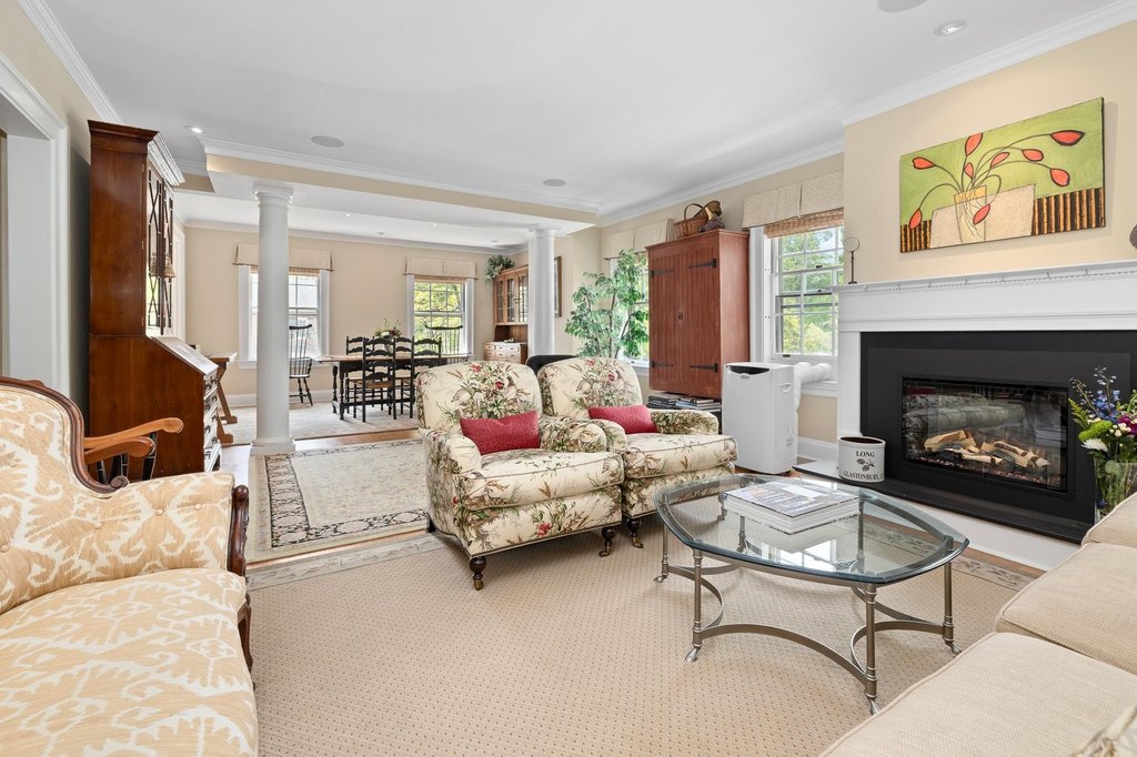 Woodstock, Vermont, 05091, United States, 3 Bedrooms Bedrooms, ,3.5 BathroomsBathrooms,Residential,Forsale,1999510