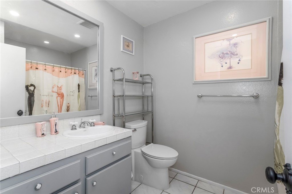 Valencia, California, 91355, United States, 3 Bedrooms Bedrooms, ,3 BathroomsBathrooms,Residential,Forsale,1919218