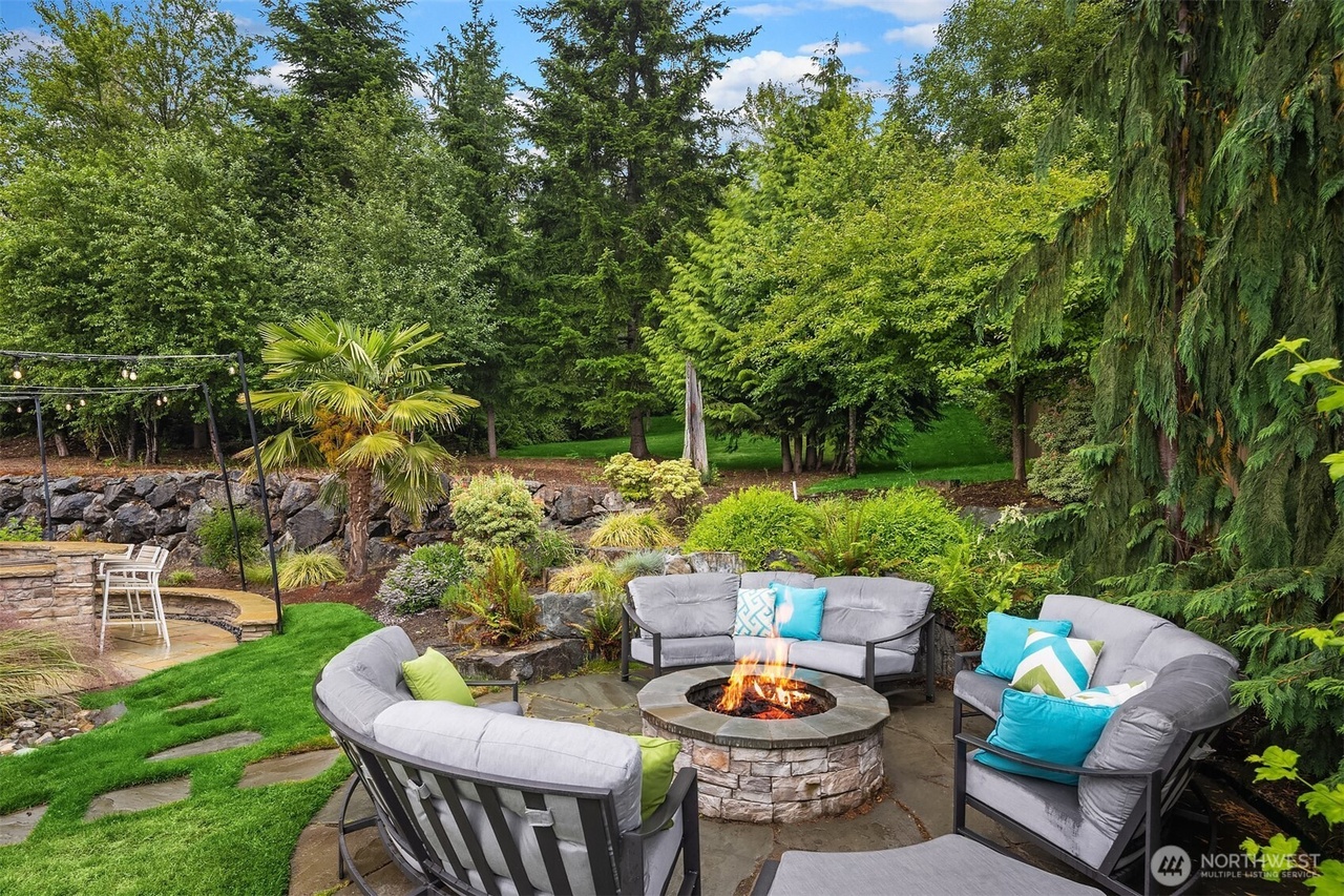 Bothell, Washington, 98012, United States, 5 Bedrooms Bedrooms, ,3 BathroomsBathrooms,Residential,Forsale,1904605