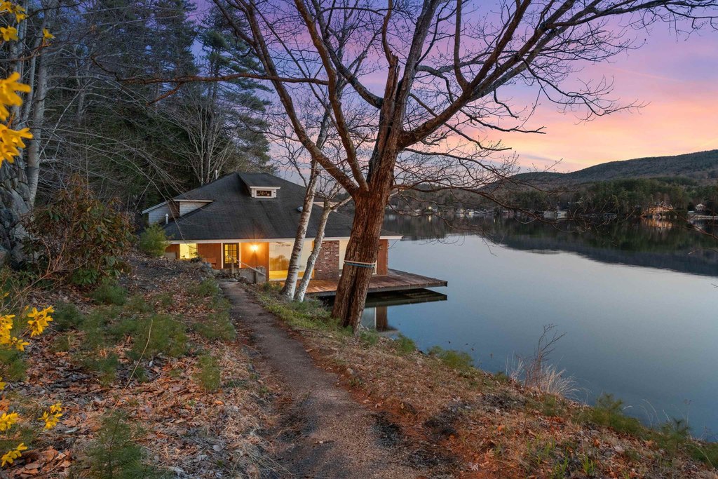 Alton, New Hampshire, 03810, United States, 2 Bedrooms Bedrooms, ,1.5 BathroomsBathrooms,Residential,Forsale,1894004