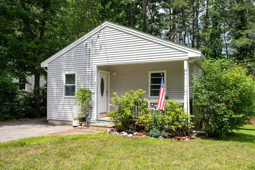 Hampton, New Hampshire, 03842, United States, 2 Bedrooms Bedrooms, ,1 BathroomBathrooms,Residential,Forsale,1941251