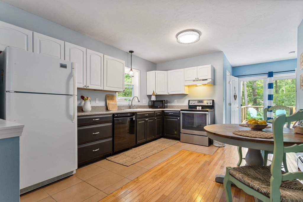 Hampton, New Hampshire, 03842, United States, 2 Bedrooms Bedrooms, ,1 BathroomBathrooms,Residential,Forsale,1941251