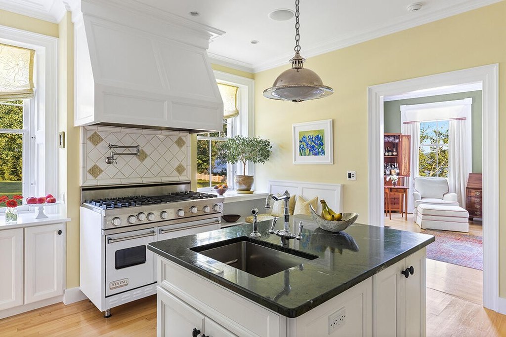 Essex, New York, 12936, United States, 6 Bedrooms Bedrooms, ,5.5 BathroomsBathrooms,Residential,Forsale,1953150