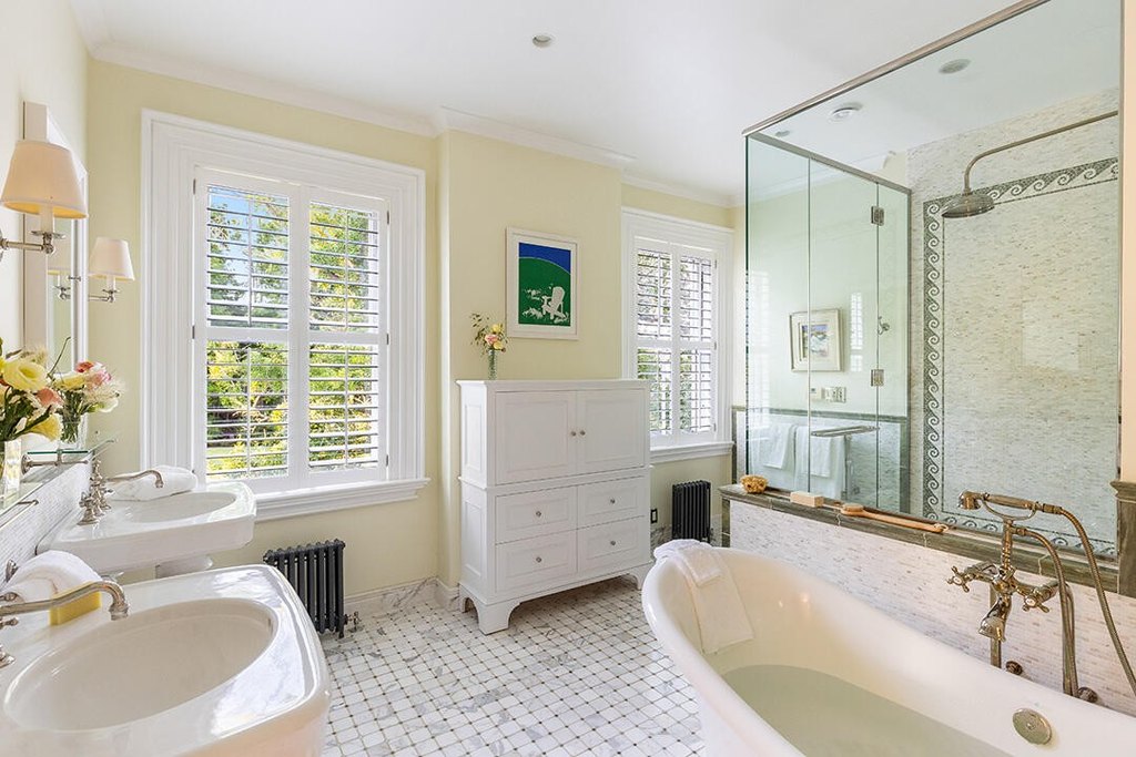 Essex, New York, 12936, United States, 6 Bedrooms Bedrooms, ,5.5 BathroomsBathrooms,Residential,Forsale,1953150
