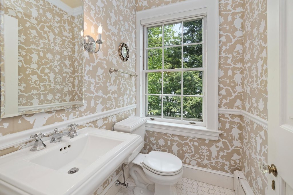 Woodstock, Vermont, 05091, United States, 3 Bedrooms Bedrooms, ,3.5 BathroomsBathrooms,Residential,Forsale,1999510