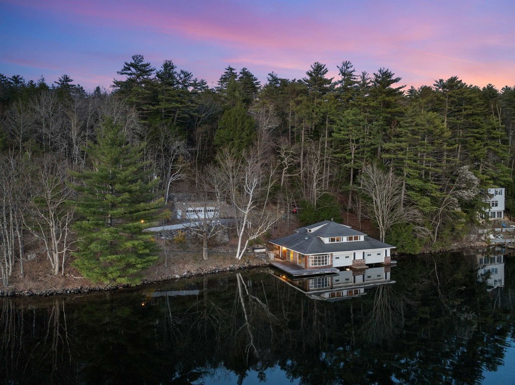 Alton, New Hampshire, 03810, United States, 2 Bedrooms Bedrooms, ,1.5 BathroomsBathrooms,Residential,Forsale,1894004