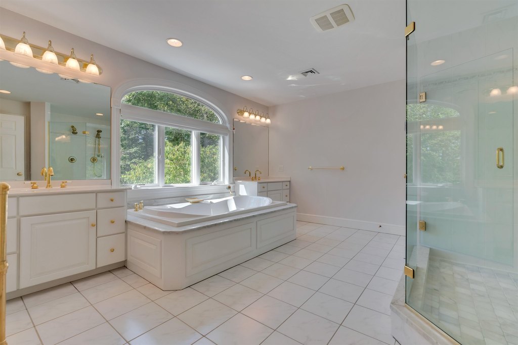 North Hampton, New Hampshire, 03862, United States, 5 Bedrooms Bedrooms, ,4.5 BathroomsBathrooms,Residential,Forsale,1933933