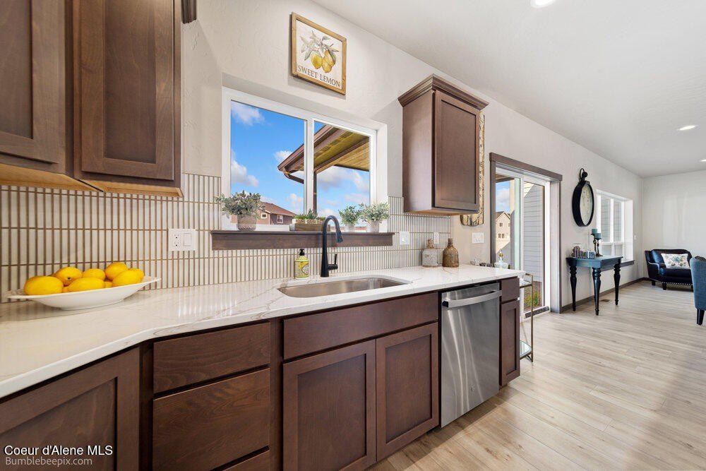 Post Falls, Idaho, 83854, United States, 5 Bedrooms Bedrooms, ,3 BathroomsBathrooms,Residential,Forsale,1984591