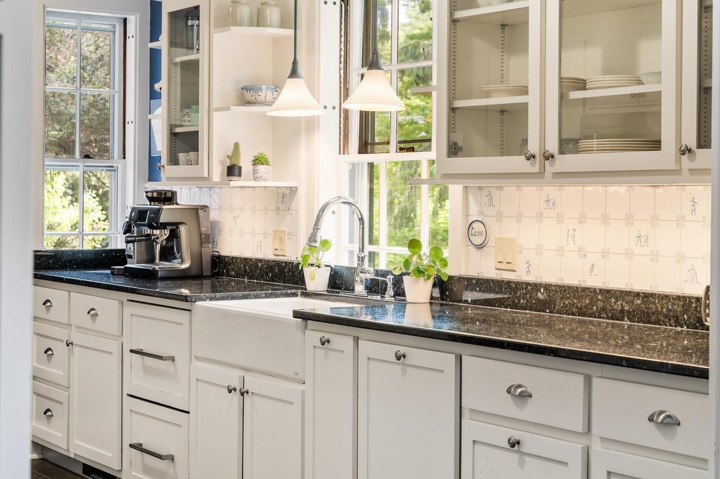 Woodstock, Vermont, 05091, United States, 3 Bedrooms Bedrooms, ,3.5 BathroomsBathrooms,Residential,Forsale,1999510