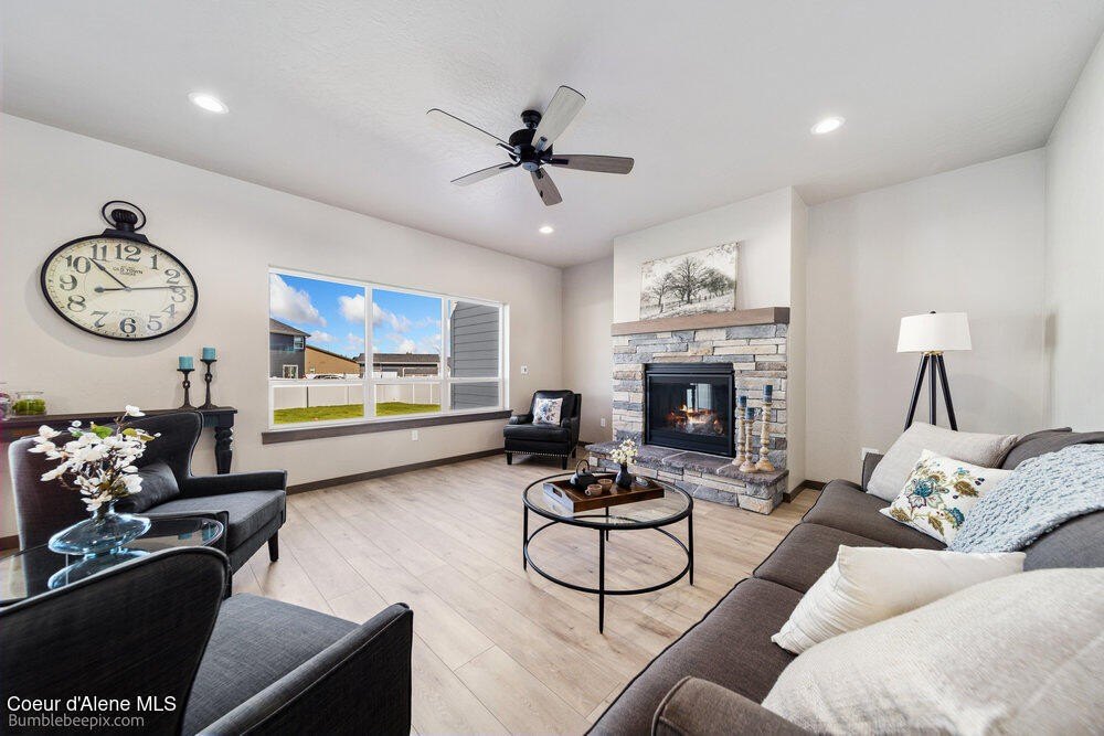 Post Falls, Idaho, 83854, United States, 5 Bedrooms Bedrooms, ,3 BathroomsBathrooms,Residential,Forsale,1984591